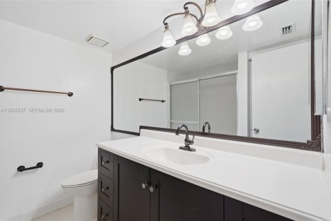 Снять в аренду кондоминиум в Корал-Спрингс, Флорида 2 спальни, 78.97м2, № 2055435 - фото 24