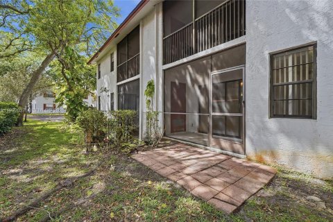 Снять в аренду кондоминиум в Корал-Спрингс, Флорида 2 спальни, 78.97м2, № 2055435 - фото 29