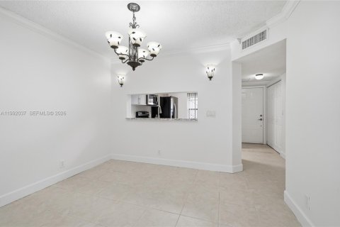 Снять в аренду кондоминиум в Корал-Спрингс, Флорида 2 спальни, 78.97м2, № 2055435 - фото 12