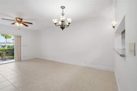 Снять в аренду кондоминиум в Корал-Спрингс, Флорида 2 спальни, 78.97м2, № 2055435 - фото 11