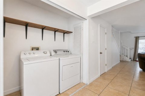 Condo in Orlando, Florida, 2 bedrooms № 2116614 - photo 27
