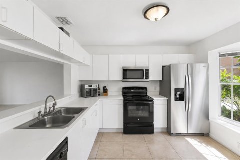 Condo in Orlando, Florida, 2 bedrooms № 2116614 - photo 15