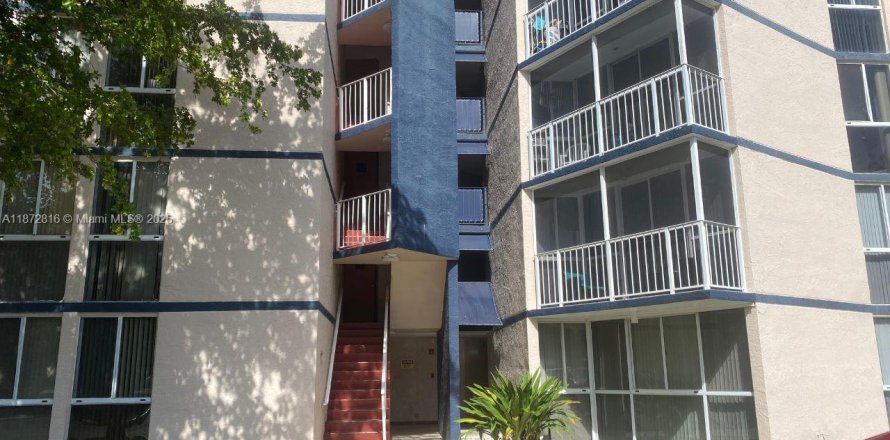 Apartamento en Hialeah, Florida 2 dormitorios, 90.12 m2 № 1928203