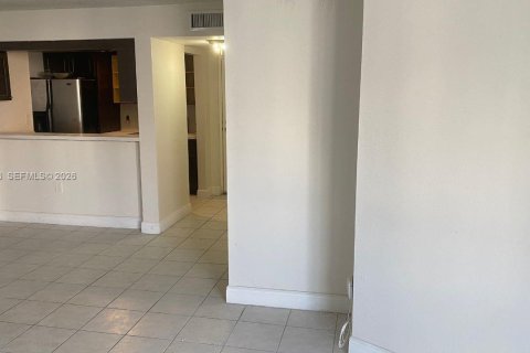 Снять в аренду квартиру в Хайалиа, Флорида 2 спальни, 90.12м2, № 1928203 - фото 17