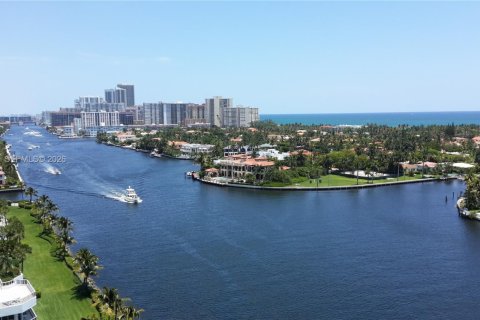 Condominio en Aventura, Florida, 2 dormitorios  № 1996778