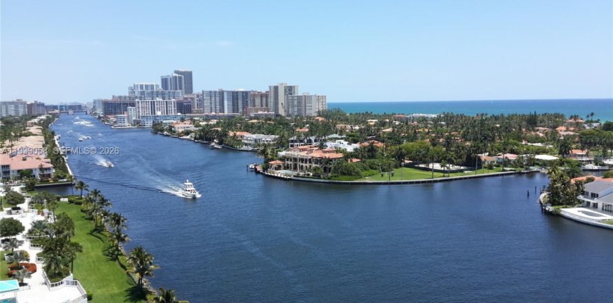 Condominio en Aventura, Florida, 2 dormitorios  № 1996778