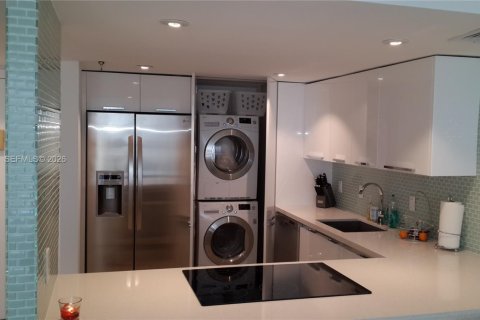 Condominio en alquiler en Aventura, Florida, 2 dormitorios, 106.19 m2 № 1996778 - foto 12