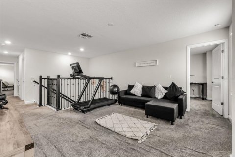 House in Orlando, Florida 5 bedrooms, 369.66 sq.m. № 2321390 - photo 20