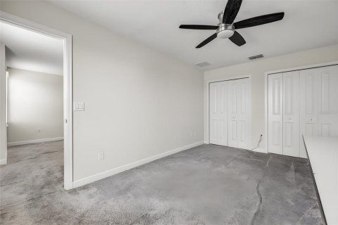 House in Orlando, Florida 5 bedrooms, 369.66 sq.m. № 2321390 - photo 25
