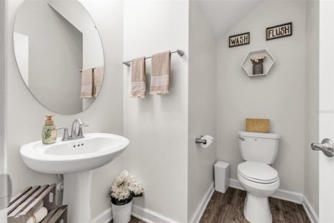 House in Orlando, Florida 5 bedrooms, 369.66 sq.m. № 2321390 - photo 18