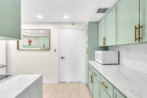 Condominio en venta en Fort Lauderdale, Florida, 1 dormitorio, 74.32 m2 № 2272137 - foto 16
