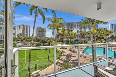Condominio en venta en Fort Lauderdale, Florida, 1 dormitorio, 74.32 m2 № 2272137 - foto 10