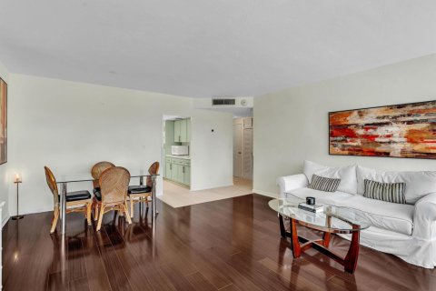Condominio en venta en Fort Lauderdale, Florida, 1 dormitorio, 74.32 m2 № 2272137 - foto 14
