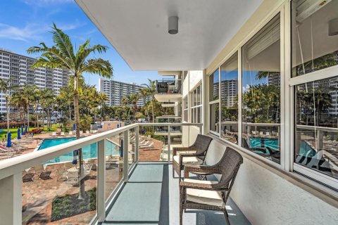 Condominio en venta en Fort Lauderdale, Florida, 1 dormitorio, 74.32 m2 № 2272137 - foto 12