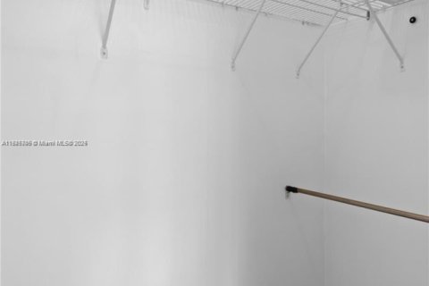 Copropriété à louer à Miami, Floride: 1 chambre, 65.4 m2 № 1940668 - photo 10