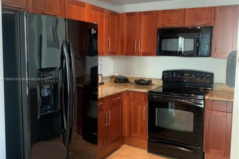 Copropriété à louer à Miami, Floride: 2 chambres, 107.4 m2 № 1952817 - photo 6