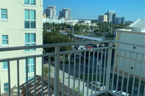 Copropriété à louer à Miami, Floride: 2 chambres, 107.4 m2 № 1952817 - photo 9