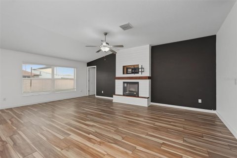 Villa ou maison à vendre à New Port Richey, Floride: 4 chambres, 179.77 m2 № 2284493 - photo 3