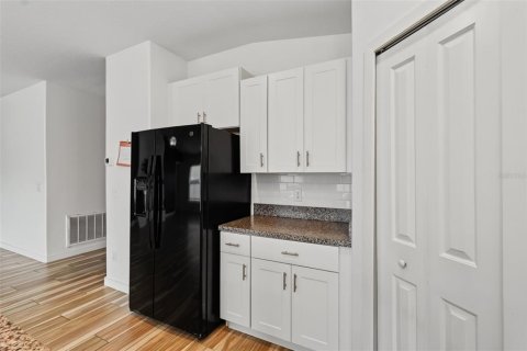 Villa ou maison à vendre à New Port Richey, Floride: 4 chambres, 179.77 m2 № 2284493 - photo 8