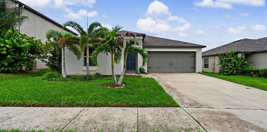 Villa ou maison à New Port Richey, Floride 4 chambres, 179.77 m2 № 2284493