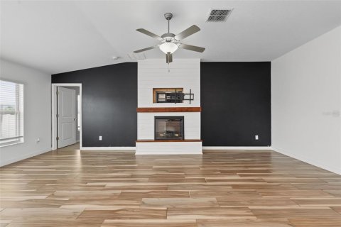 Villa ou maison à vendre à New Port Richey, Floride: 4 chambres, 179.77 m2 № 2284493 - photo 5