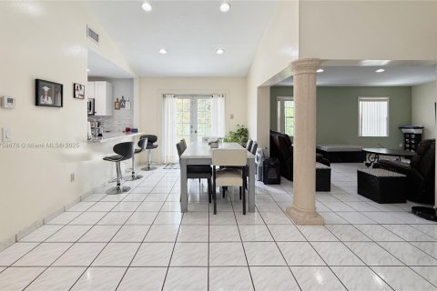 Villa ou maison à vendre à Miami, Floride: 3 chambres, 148.74 m2 № 1981268 - photo 5