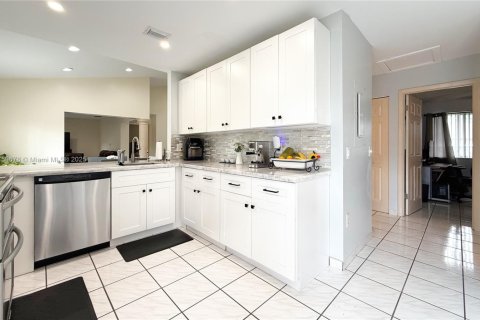 Villa ou maison à vendre à Miami, Floride: 3 chambres, 148.74 m2 № 1981268 - photo 21