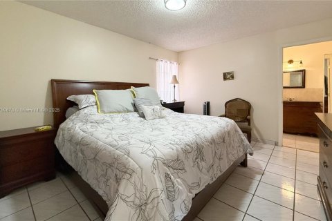 Villa ou maison à vendre à Miami, Floride: 3 chambres, 148.74 m2 № 1981268 - photo 6