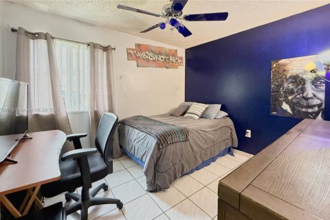 Villa ou maison à vendre à Miami, Floride: 3 chambres, 148.74 m2 № 1981268 - photo 16