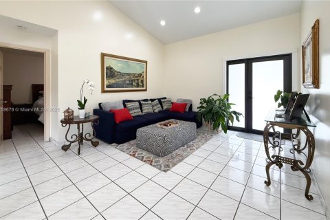 Villa ou maison à vendre à Miami, Floride: 3 chambres, 148.74 m2 № 1981268 - photo 3