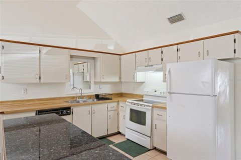 Immobilier commercial à vendre à Minneola, Floride: 6 chambres, 250.84 m2 № 2127480 - photo 10