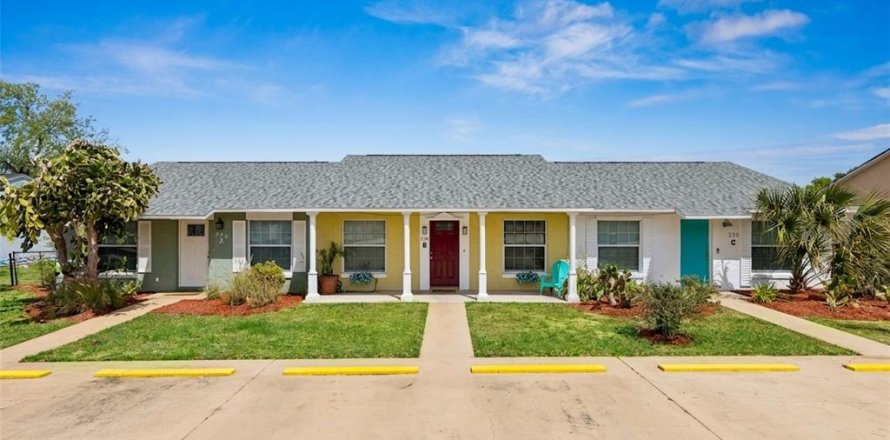 Immobilier commercial à Minneola, Floride 6 chambres, 250.84 m2 № 2127480