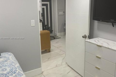 Casa en alquiler en Hollywood, Florida, 2 dormitorios, 72 m2 № 2057449 - foto 15