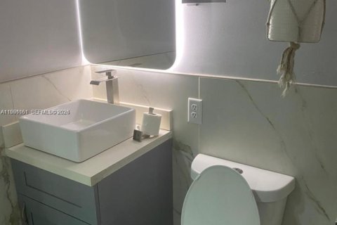 Casa en alquiler en Hollywood, Florida, 2 dormitorios, 72 m2 № 2057449 - foto 21