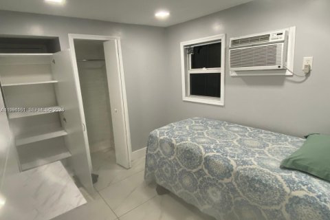 Casa en alquiler en Hollywood, Florida, 2 dormitorios, 72 m2 № 2057449 - foto 5