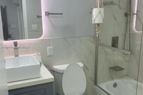 Casa en alquiler en Hollywood, Florida, 2 dormitorios, 72 m2 № 2057449 - foto 6