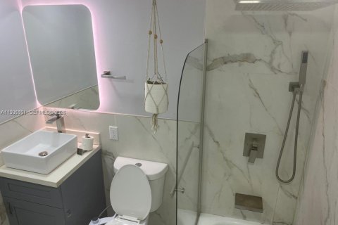 Casa en alquiler en Hollywood, Florida, 2 dormitorios, 72 m2 № 2057449 - foto 24