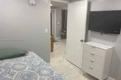 Casa en alquiler en Hollywood, Florida, 2 dormitorios, 72 m2 № 2057449 - foto 18