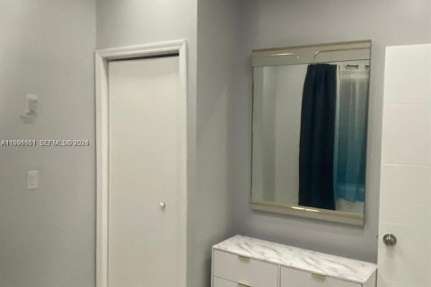 Casa en alquiler en Hollywood, Florida, 2 dormitorios, 72 m2 № 2057449 - foto 29