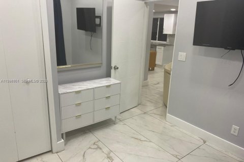 Casa en alquiler en Hollywood, Florida, 2 dormitorios, 72 m2 № 2057449 - foto 25