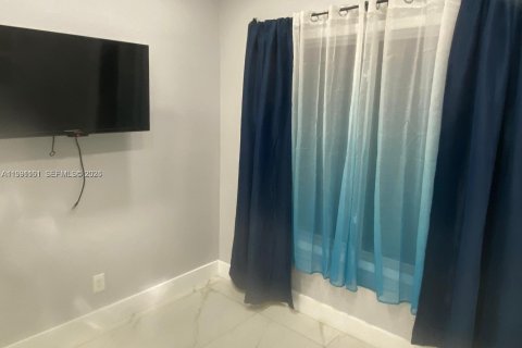 Casa en alquiler en Hollywood, Florida, 2 dormitorios, 72 m2 № 2057449 - foto 27