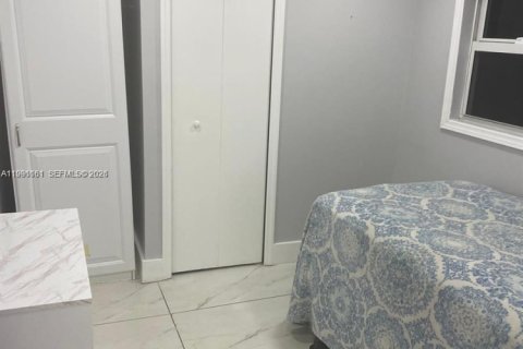 Casa en alquiler en Hollywood, Florida, 2 dormitorios, 72 m2 № 2057449 - foto 14