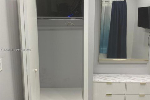 Casa en alquiler en Hollywood, Florida, 2 dormitorios, 72 m2 № 2057449 - foto 30