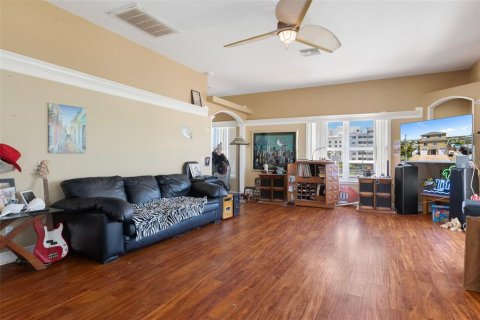 House in Hudson, Florida 4 bedrooms, 202.53 sq.m. № 1734372 - photo 14