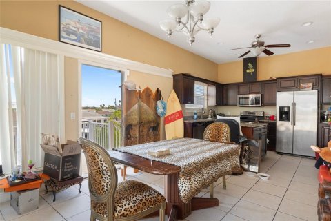 House in Hudson, Florida 4 bedrooms, 202.53 sq.m. № 1734372 - photo 16