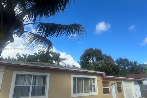 Casa en alquiler en Miami, Florida, 3 dormitorios, 106.84 m2 № 2059823 - foto 4