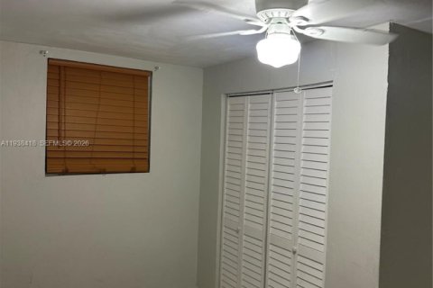 Casa en alquiler en Miami, Florida, 3 dormitorios, 106.84 m2 № 2059823 - foto 7