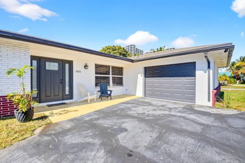 House in Riviera Beach, Florida 3 bedrooms, 172.33 sq.m. № 2190778 - photo 8