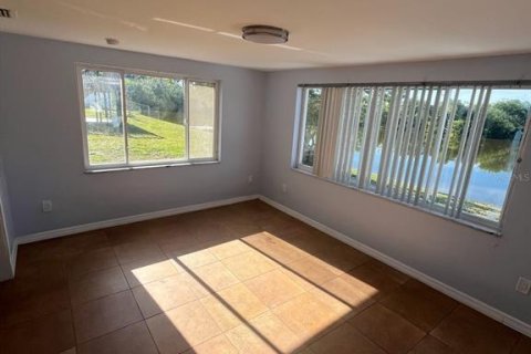 Casa en venta en New Port Richey, Florida, 2 dormitorios, 144.93 m2 № 2238744 - foto 19