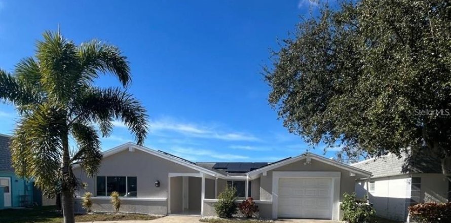 Casa en New Port Richey, Florida 2 dormitorios, 144.93 m2 № 2238744